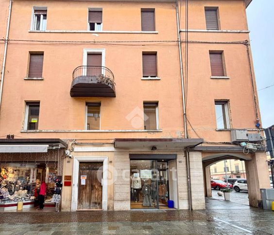 Ufficio in commerciale in Via Cesare Battisti 39