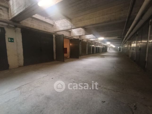 Box/posto auto in residenziale in Via Privata Punta Licosa 6