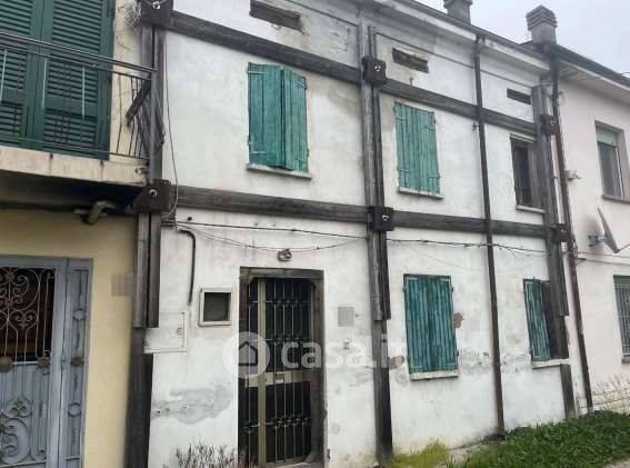 Villetta a schiera in residenziale in Via Terzi e Livelli