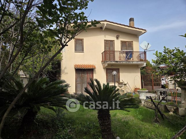Villa in residenziale in Via Gastone Maresca