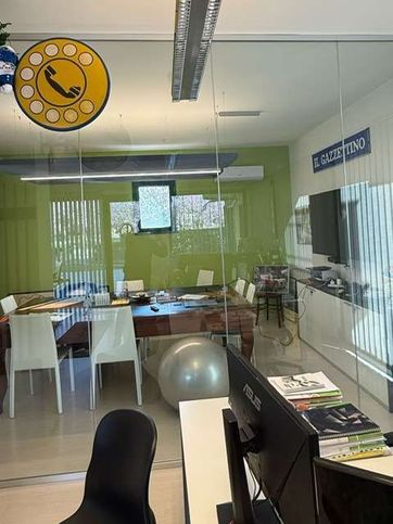 Ufficio in commerciale in 
