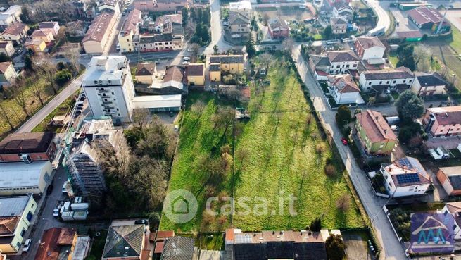 Terreno agricolo in commerciale in Via Cantone