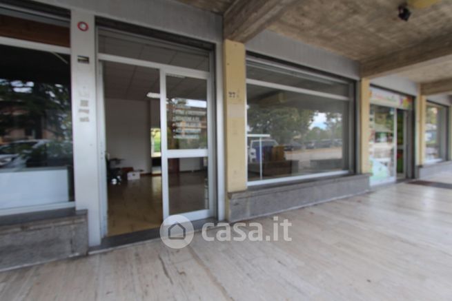 Ufficio in commerciale in Viale Aosta 27