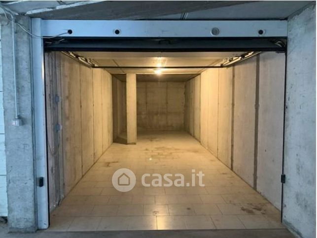 Box/posto auto in residenziale in Viale Verona