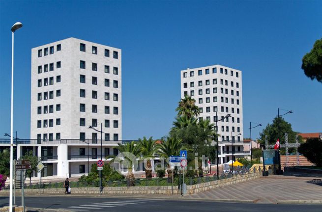 Ufficio in commerciale in Via Ala Italiana