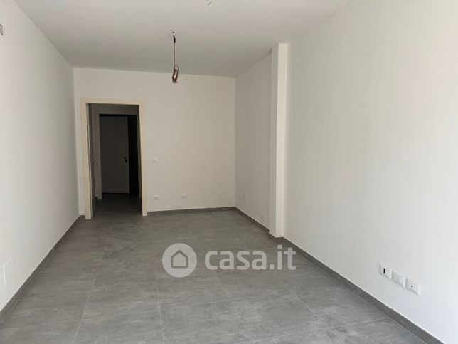 Ufficio in commerciale in 