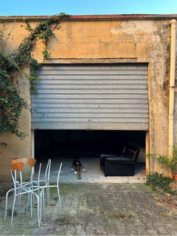 Garage/posto auto in residenziale in Via del Vigna 168