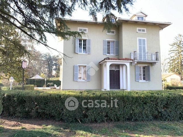 Villa in residenziale in Strada Bassa Nuova 190