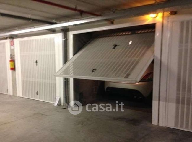 Box/posto auto in residenziale in Via Roma 1