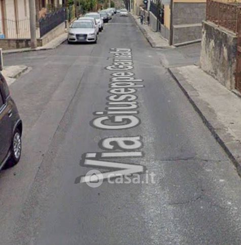 Box/posto auto in residenziale in Via Firenze 13