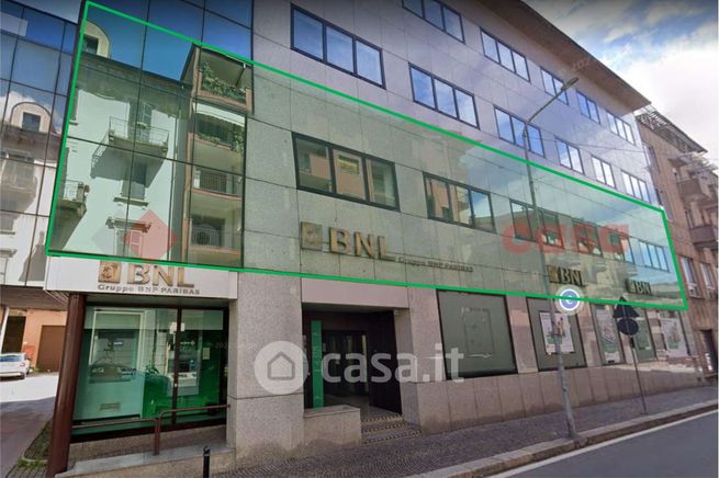 Ufficio in commerciale in Via E. de Amicis