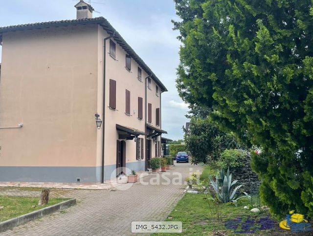 Casa indipendente in residenziale in Via Mantova 69