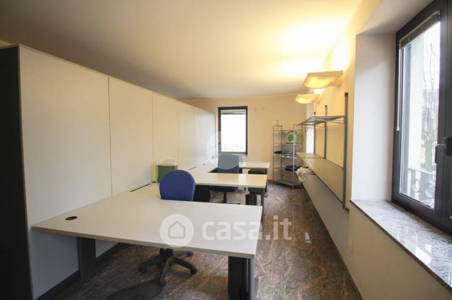 Ufficio in commerciale in Via Giacomo Matteotti 1
