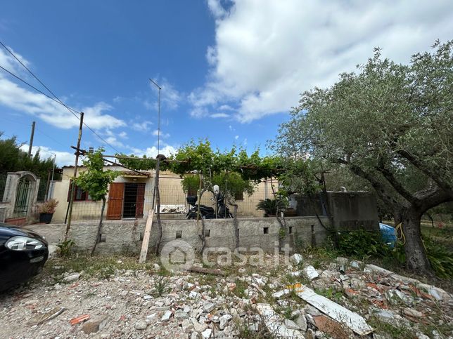 Casa indipendente in residenziale in 