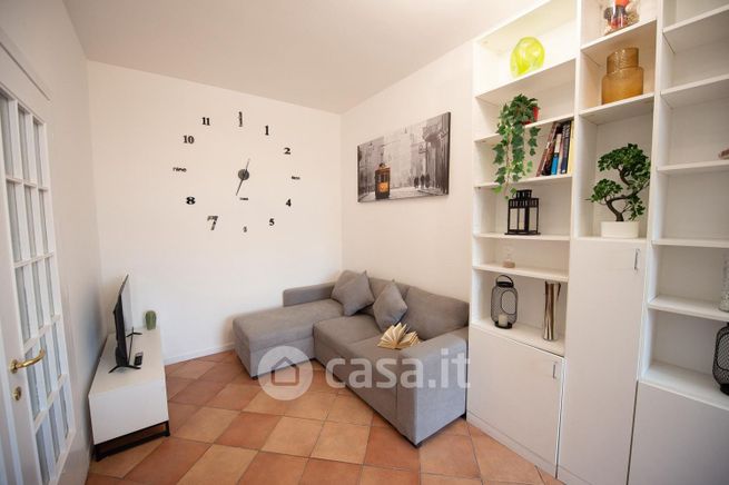 Appartamento in residenziale in Via Ettore Troilo 8