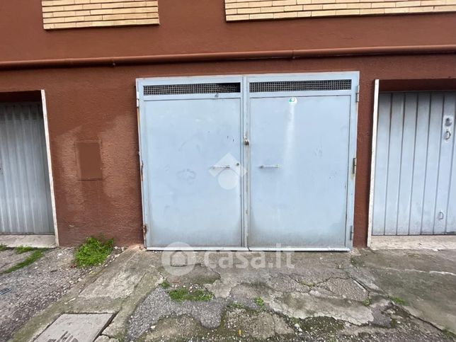 Box/posto auto in residenziale in Via Badino 165