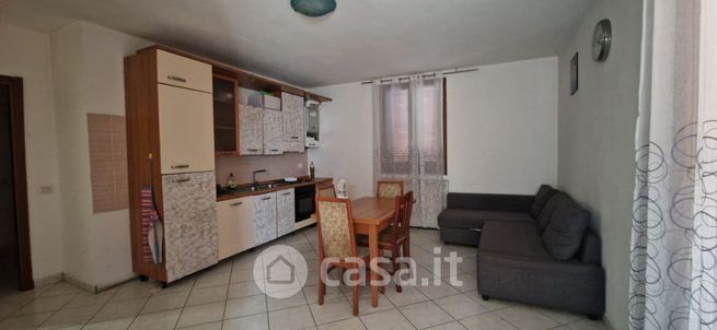 Casa bi/trifamiliare in residenziale in 