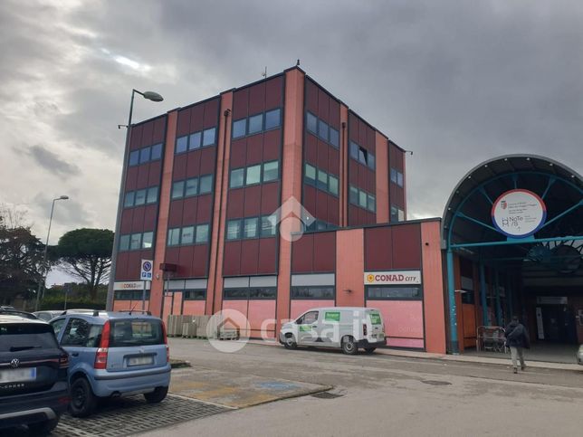 Ufficio in commerciale in Via Bidente