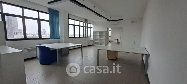 Ufficio in commerciale in Via della Corte 4