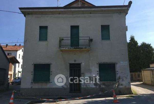 Appartamento in residenziale in Via Monte Santo 7