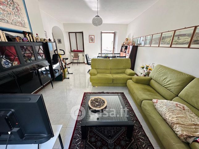 Casa bi/trifamiliare in residenziale in Via A. Manzoni