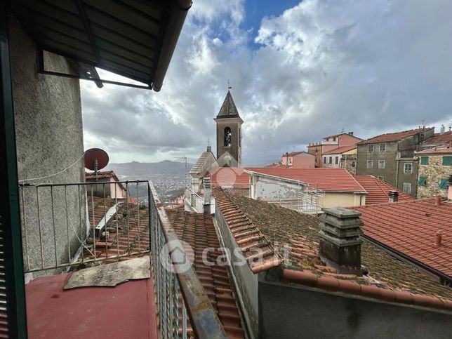 Casa bi/trifamiliare in residenziale in Salita al Poggio