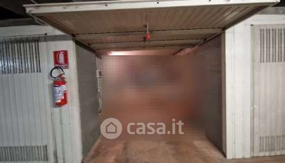 Box/posto auto in residenziale in Piazza Adriano