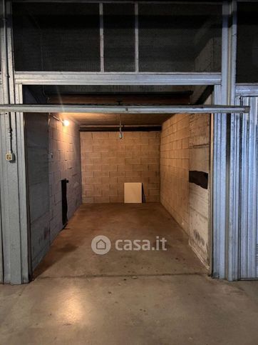 Box/posto auto in residenziale in Via Podgora 13