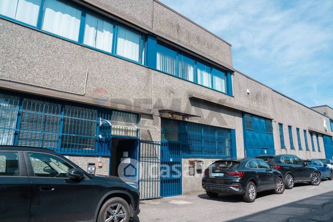 Ufficio in commerciale in Via Vincenzo Monti 52