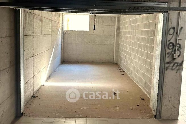 Box/posto auto in residenziale in Via Cavour