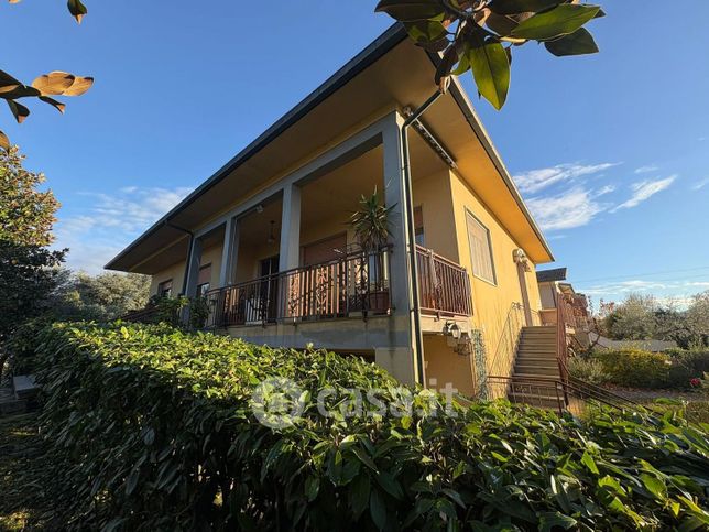 Villa in residenziale in Via Fratina 6