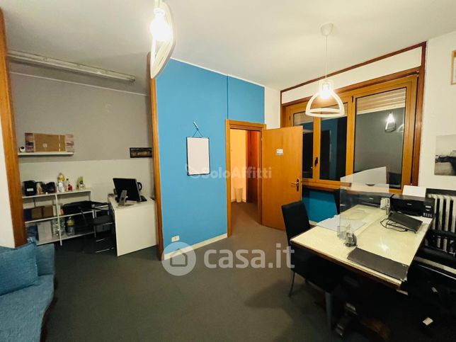 Ufficio in commerciale in Via Orazio 7