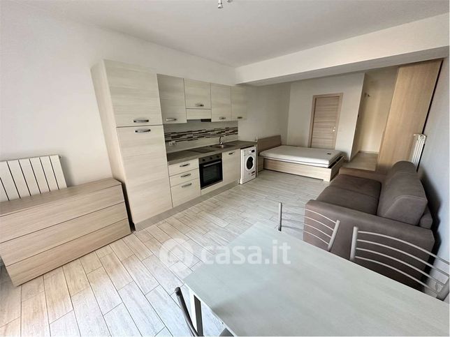 Appartamento in residenziale in Via Vezza