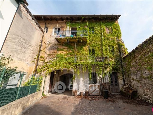 Rustico/casale in residenziale in Via Grazzano