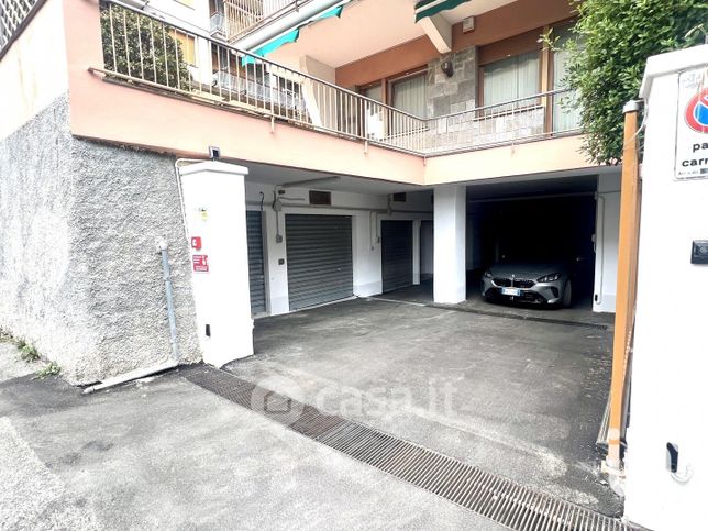 Box/posto auto in residenziale in Via Guglielmo Batt 39