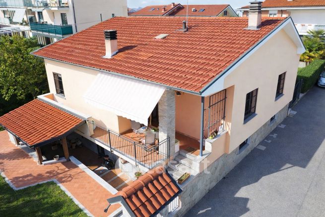 Villa in residenziale in Via Caboto 8