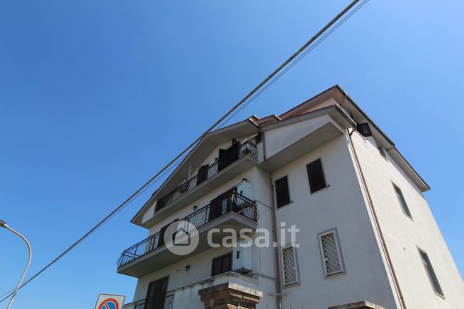 Appartamento in residenziale in Via Cineto Romano 7