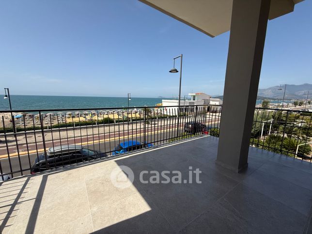Attico/mansarda in residenziale in Lungomare Nazario Sauro 28