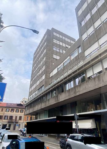 Ufficio in commerciale in Via Giuseppe Speroni 14