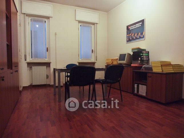 Ufficio in commerciale in Via Frecavalli