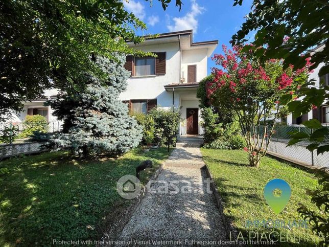 Villa in residenziale in Via Fornace 25