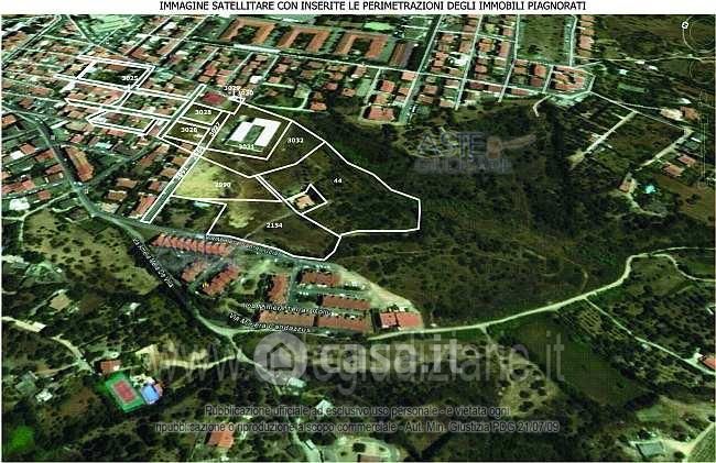 Terreno agricolo in commerciale in 