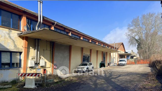 Capannone in commerciale in Via Modena 38
