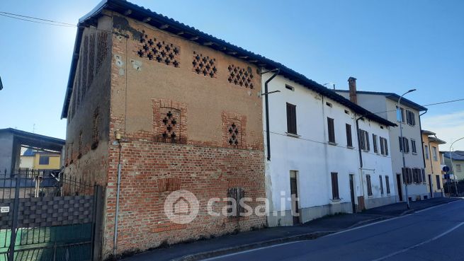 Rustico/casale in residenziale in Via Piave 7