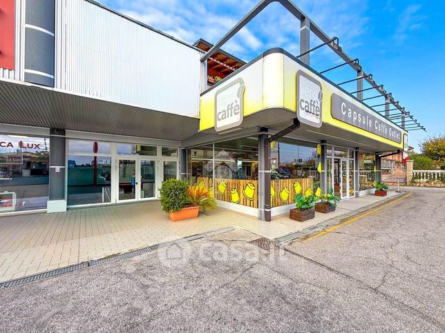 Ufficio in commerciale in Via Campagnola 19