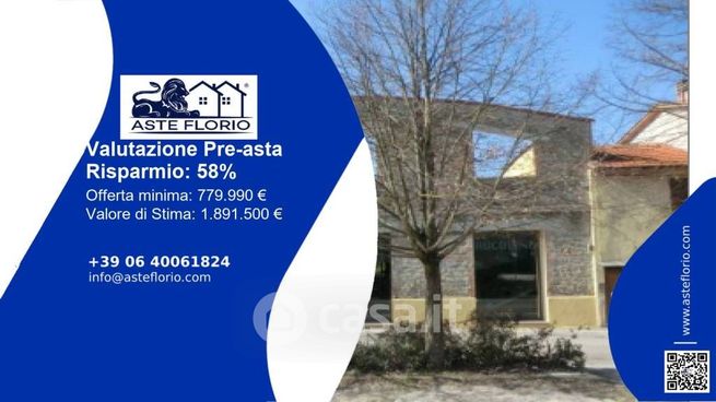 Capannone in commerciale in Via Rapallo 32