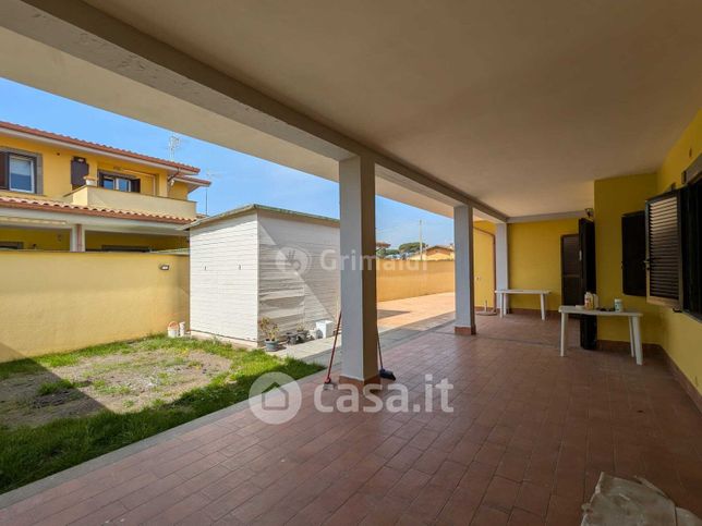 Casa indipendente in residenziale in Viale Roma 210