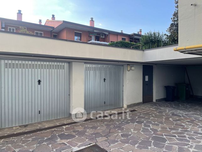 Garage/posto auto in residenziale in Via Andrea Costa 3