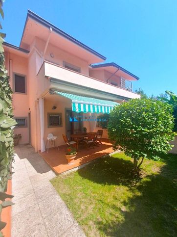 Villetta a schiera in residenziale in Via dei Cipressi