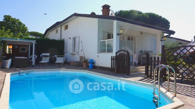 Casa bi/trifamiliare in residenziale in Viale Brasile 2